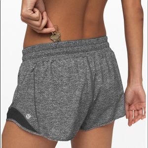 Lulu Lemon Hotty Hot Short ll 2.5